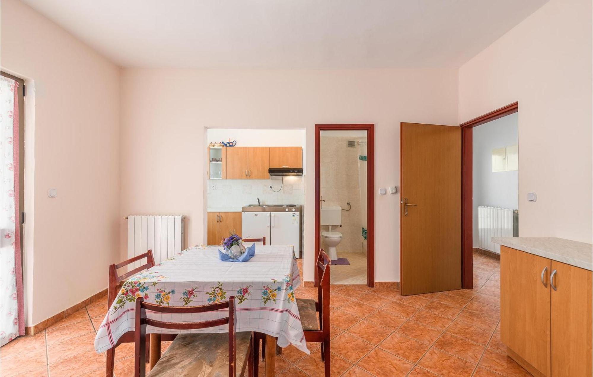 Beautiful Home In Visnjan With Wifi Екстериор снимка