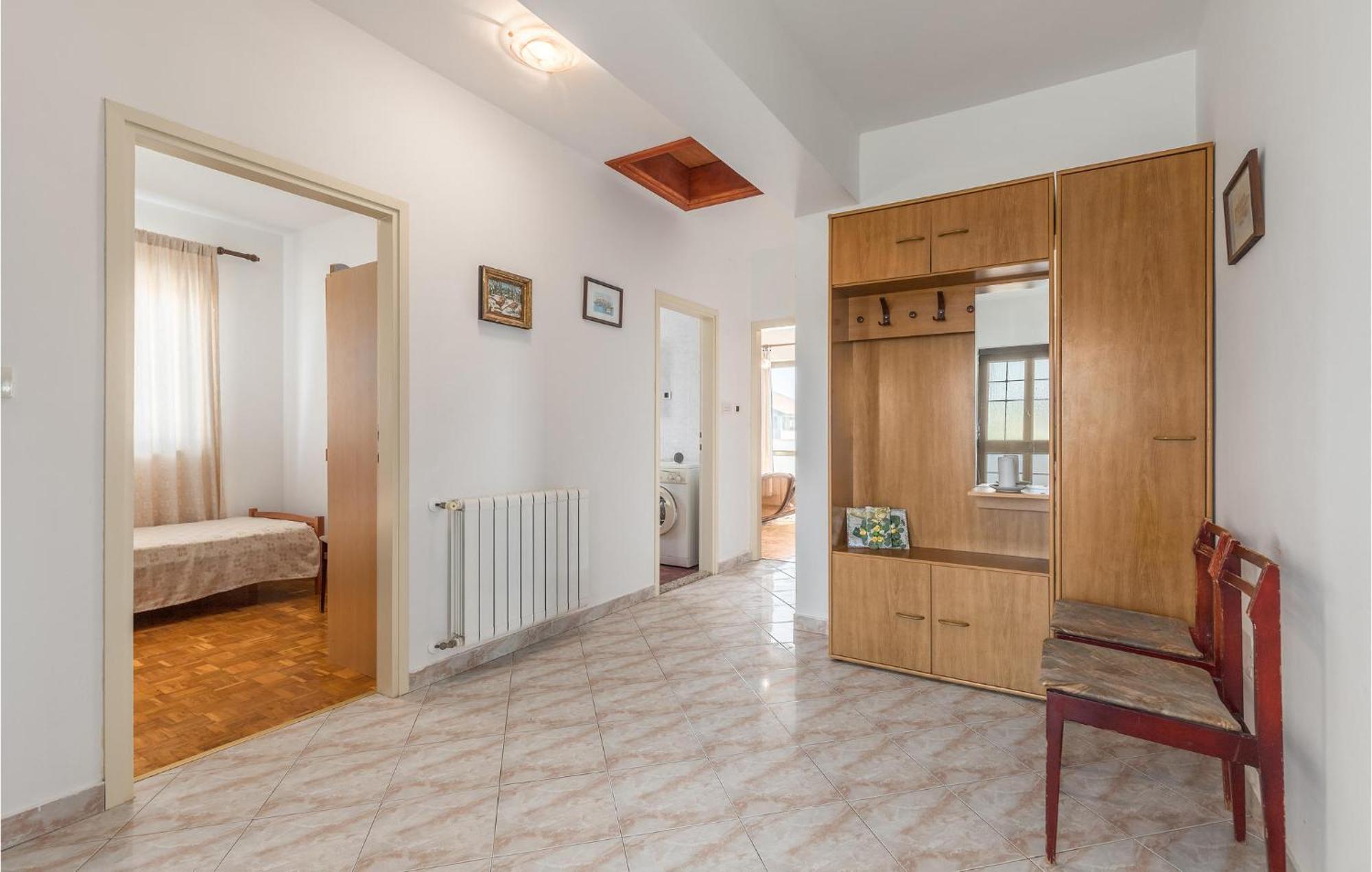 Beautiful Home In Visnjan With Wifi Екстериор снимка